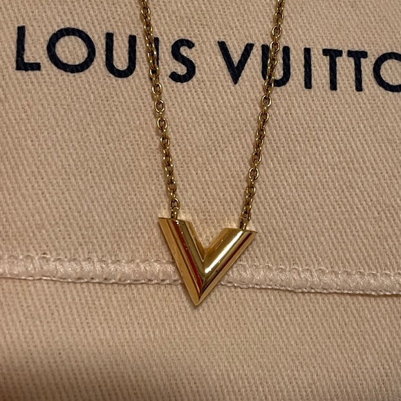 Louis Vuitton Essential V Necklace -Full set - Picture 3 of 9
